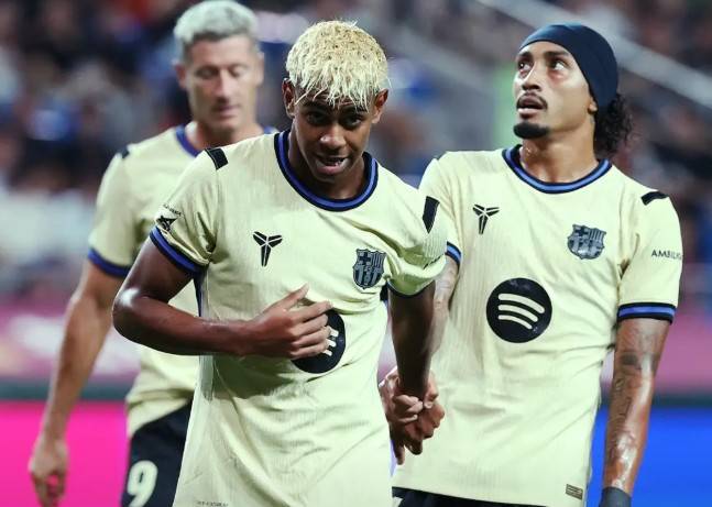 لامين يامال يثير الجدل بعاداته في مباراة برشلونة ورايو فاليكانو