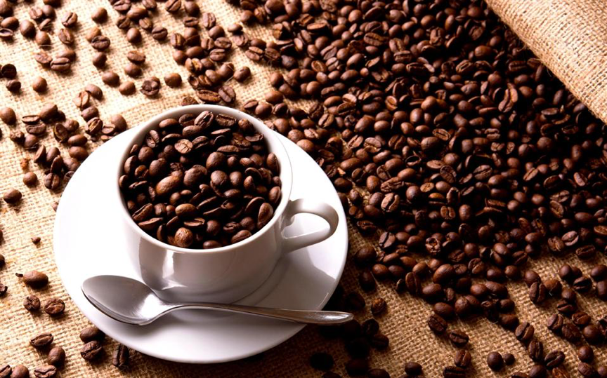 متى تتحول القهوة من صديق إلى عدو للصحة؟