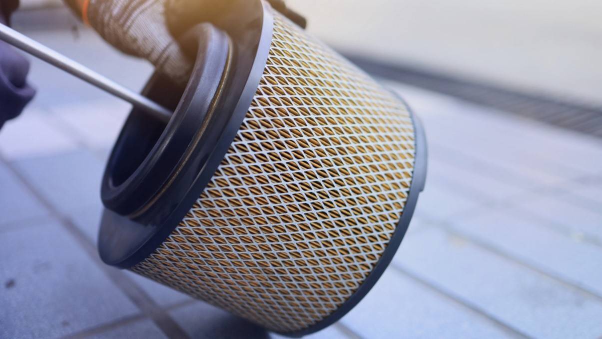 كيف يتسبب فلتر الهواء المسدود في ارتفاع حرارة محرك السيارة؟