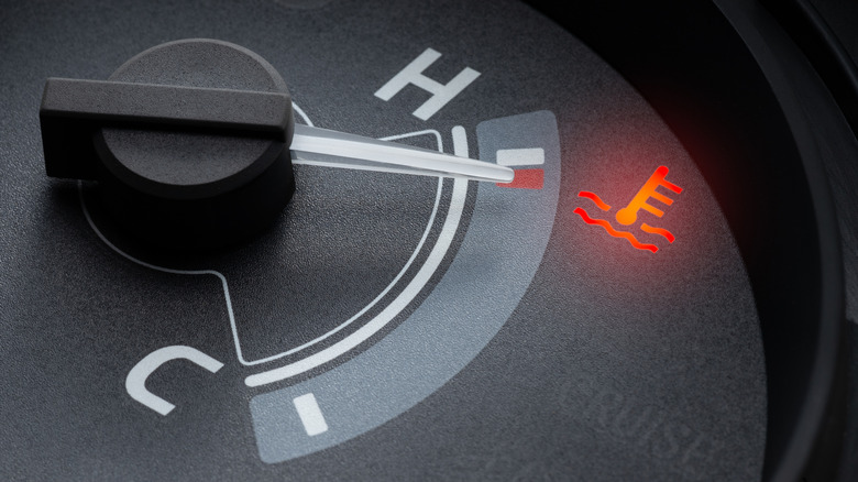 كيف يتسبب فلتر الهواء المسدود في ارتفاع حرارة محرك السيارة؟