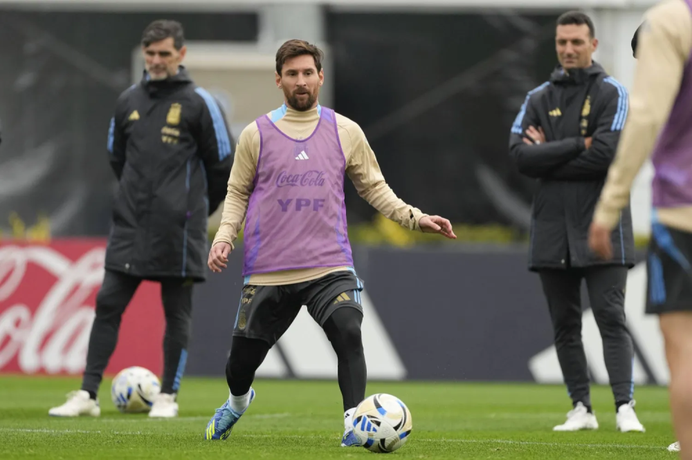 الأرجنتين ضد فنزويلا.. ليلة قد تكون الأخيرة لميسي في بيونس آيرس