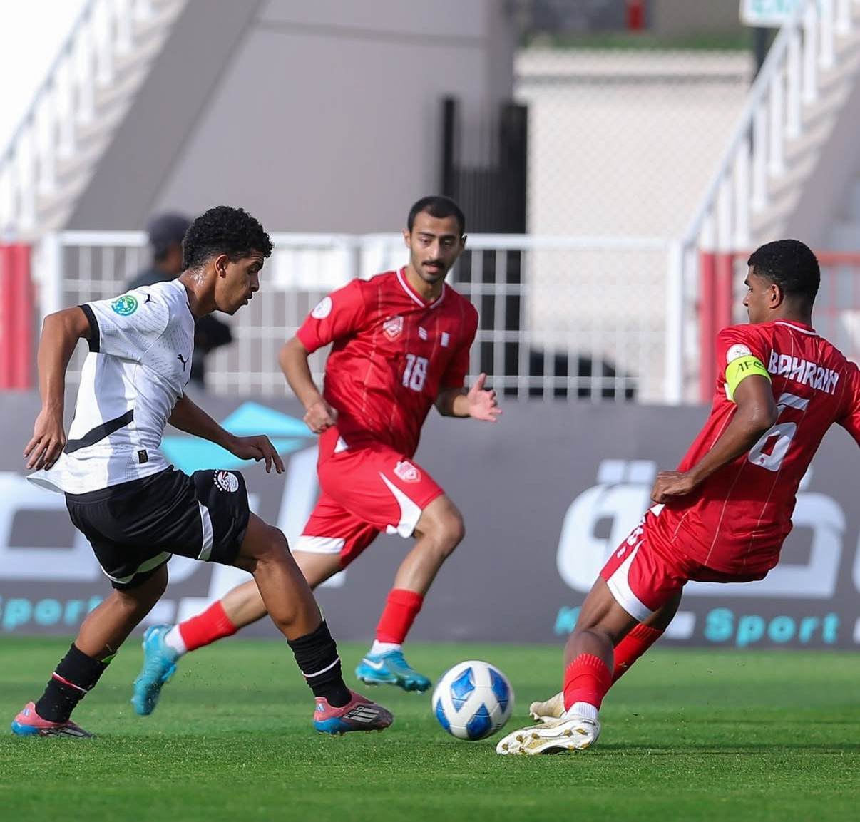 الاحمر الشباب يخسر من مصر ويودع كأس الخليج U20
