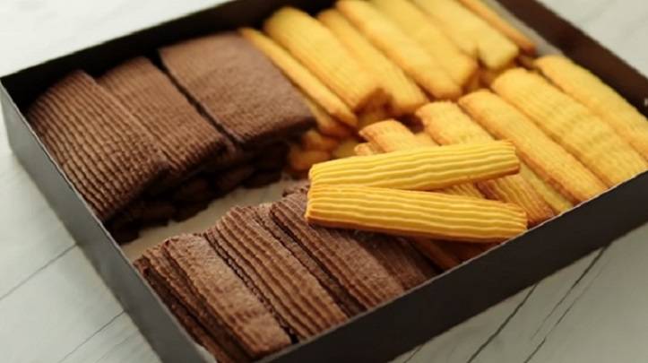 طريقة عمل بسكويت النشادر الهش والمقرمش في المنزل