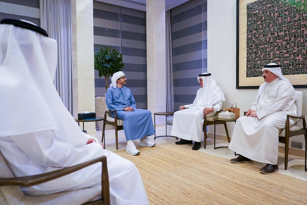 نائب رئيس الوزراء وزير الخارجية بدولة الإمارات يستقبل وزير الخارجية