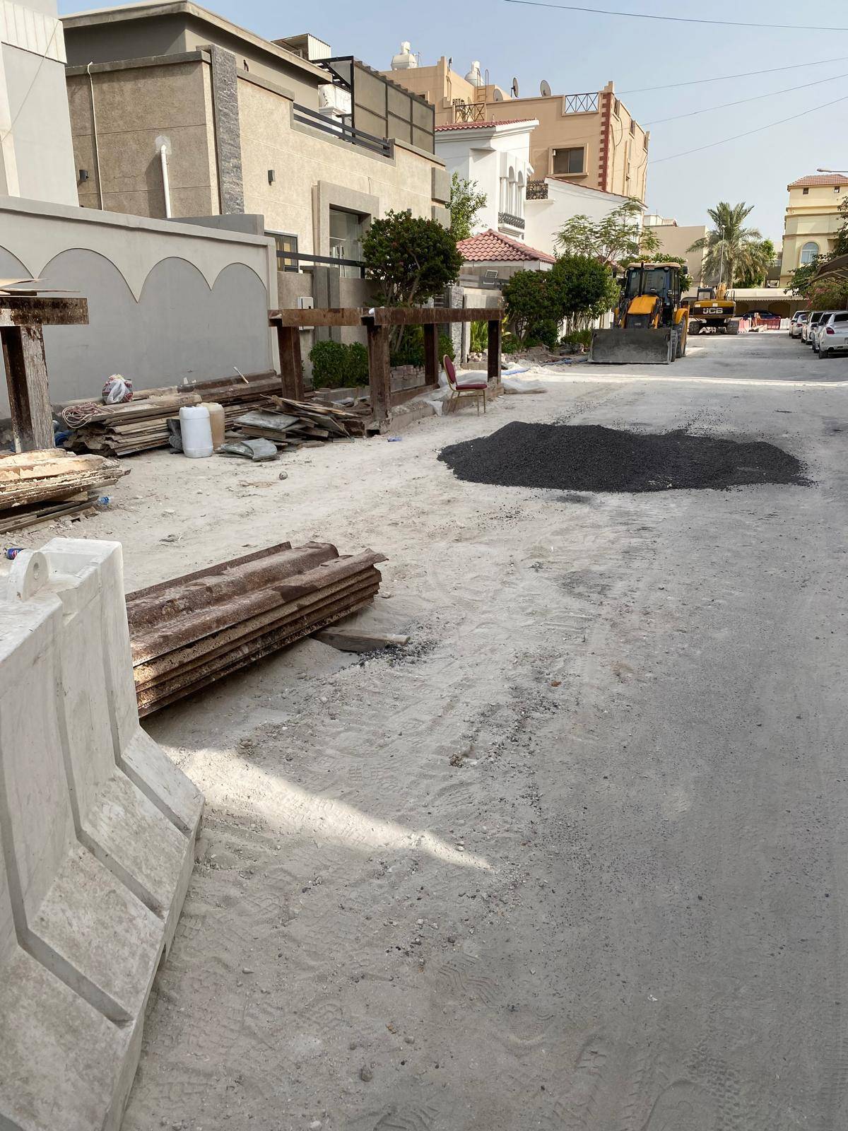 أهالي عراد يشكون إزعاج الحفريات وتأخر مشروع الصرف.. و&laquo;البلدية&raquo; تؤكد قرب الانتهاء