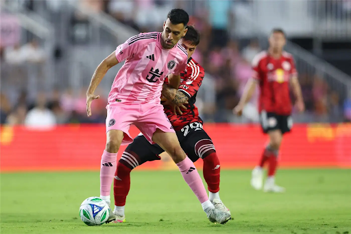 إيقاف لاعب إنتر ميامي سيرجيو بوسكيتس لمباراتين بسبب أحداث شغب