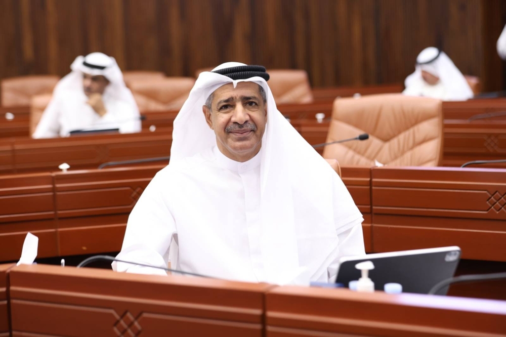 النائب د. سرور يدعو إلى التوسع في برامج محو الأمية الرقمية بالمملكة