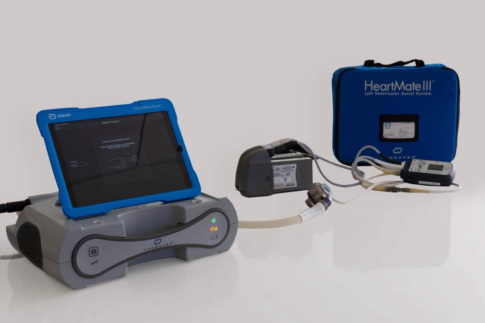 الخدمات الطبية الملكية يجري أول عملية ناجحة لزراعة جهاز دعم القلب (LVAD)  في البحرين