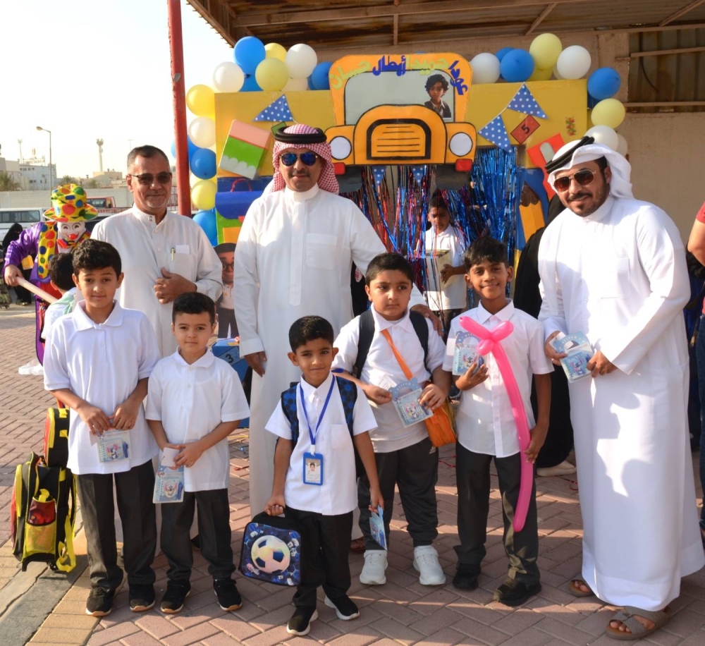 محافظ المحرق يشيد بتكامل الجهود لضمان سلامة الطلبة مع بدء العام الدراسي