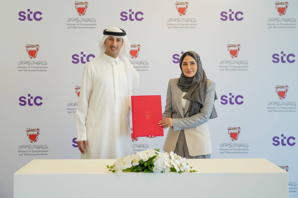 &laquo;الاتصالات&raquo; وstc البحرين توقعان اتفاقية تعاون لإطلاق أول محطة رقمية للحافلات في المملكة