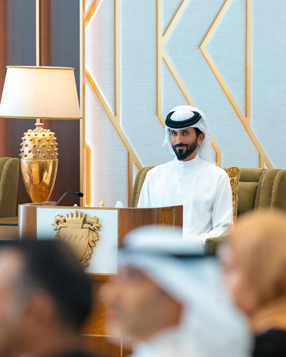 ناصر بن حمد: برنامج &laquo;جرب تشتغل&raquo; يعزز خبرات الشباب ويترجم الشراكة المجتمعية