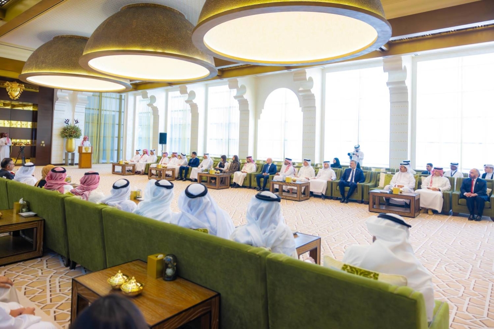 ناصر بن حمد: برنامج &laquo;جرب تشتغل&raquo; يعزز خبرات الشباب ويترجم الشراكة المجتمعية