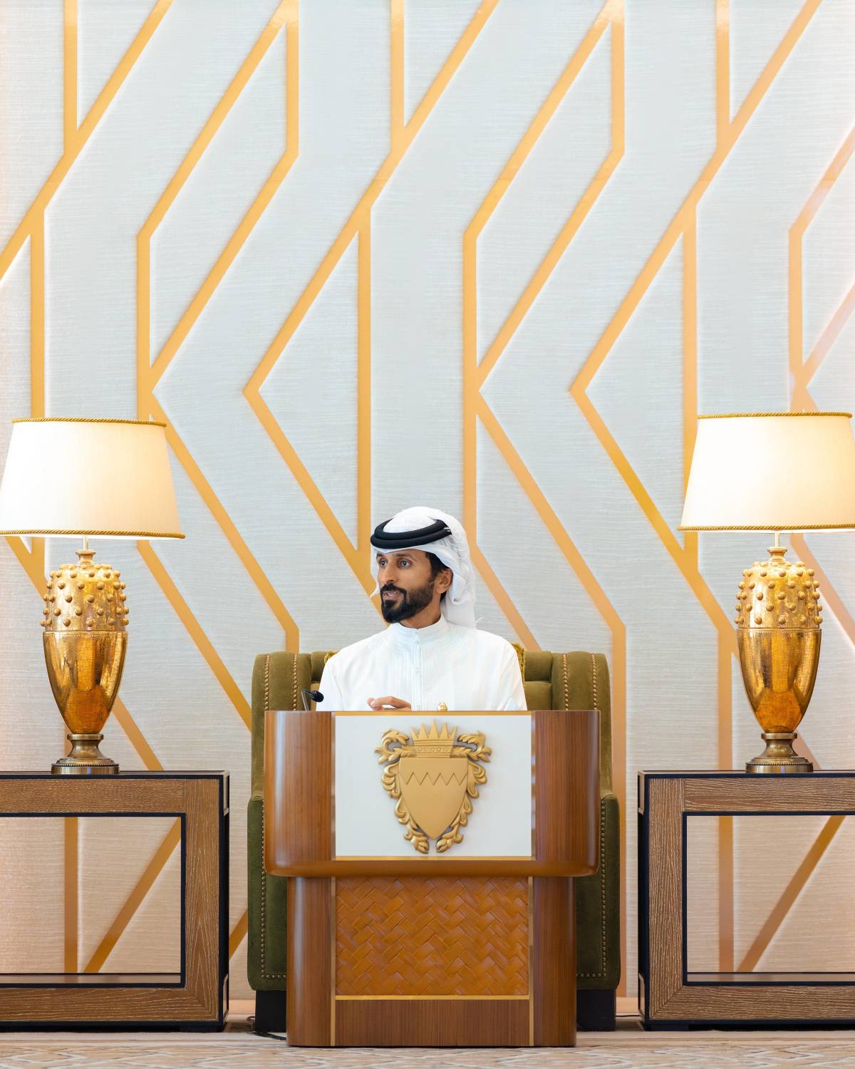 ناصر بن حمد: برنامج &laquo;جرب تشتغل&raquo; يعزز خبرات الشباب ويترجم الشراكة المجتمعية