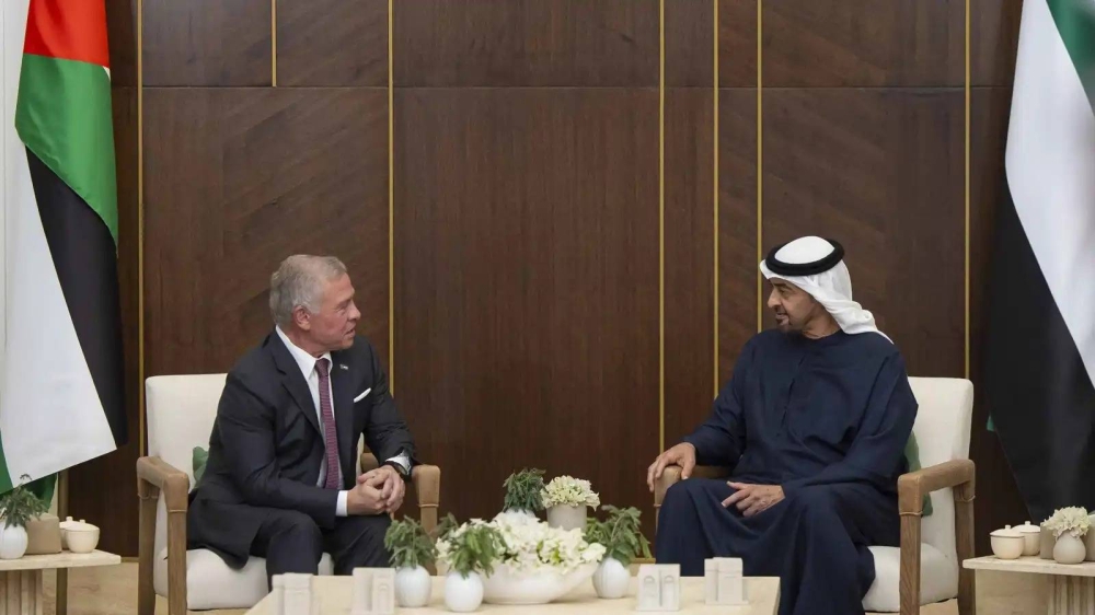 رئيس الإمارات وملك الأردن يبحثان علاقات البلدين والتطورات في المنطقة