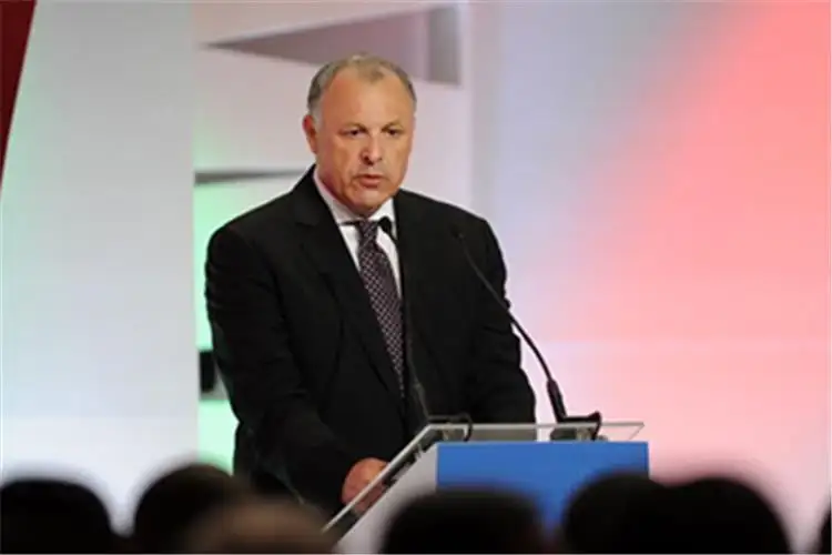 نزلة برد تمنع هاني أبو ريدة من مرافقة بعثة منتخب مصر في بوركينا فاسو