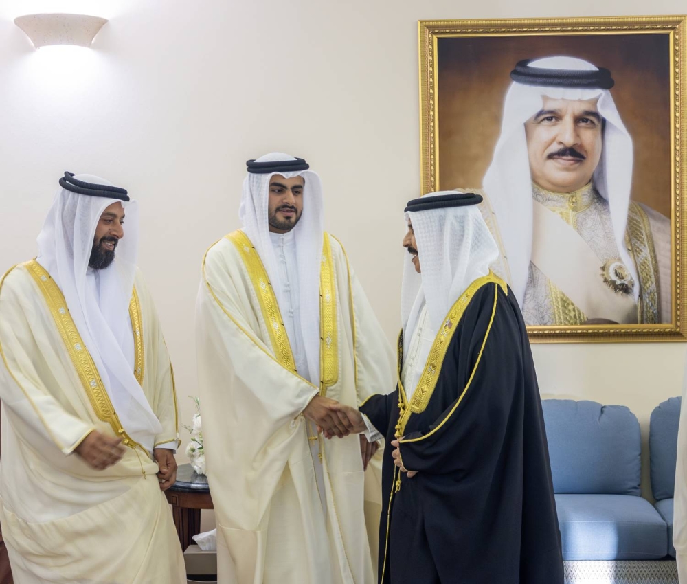 الملك يشرف حفل زواج الشيخ خالد بن ناصر بن خالد آل خليفة حفيد وزير الديوان الملكي