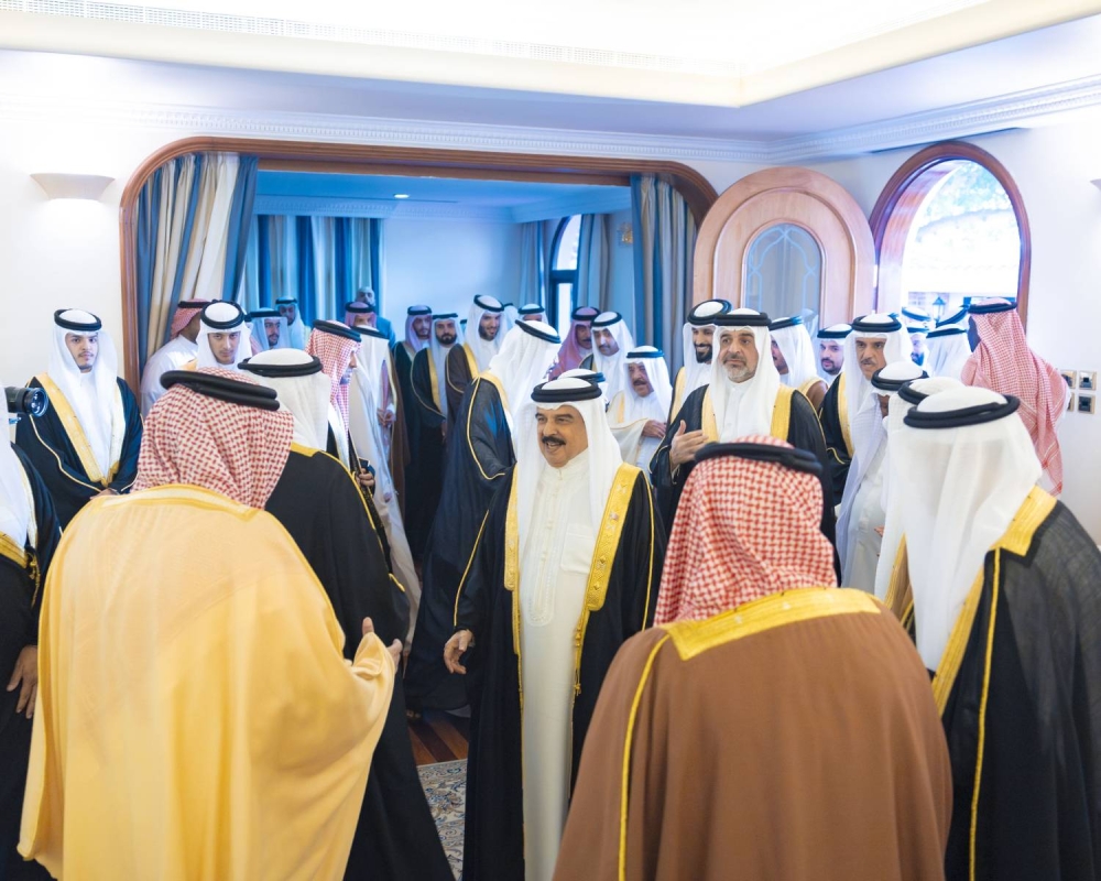 الملك يشرف حفل زواج الشيخ خالد بن ناصر بن خالد آل خليفة حفيد وزير الديوان الملكي