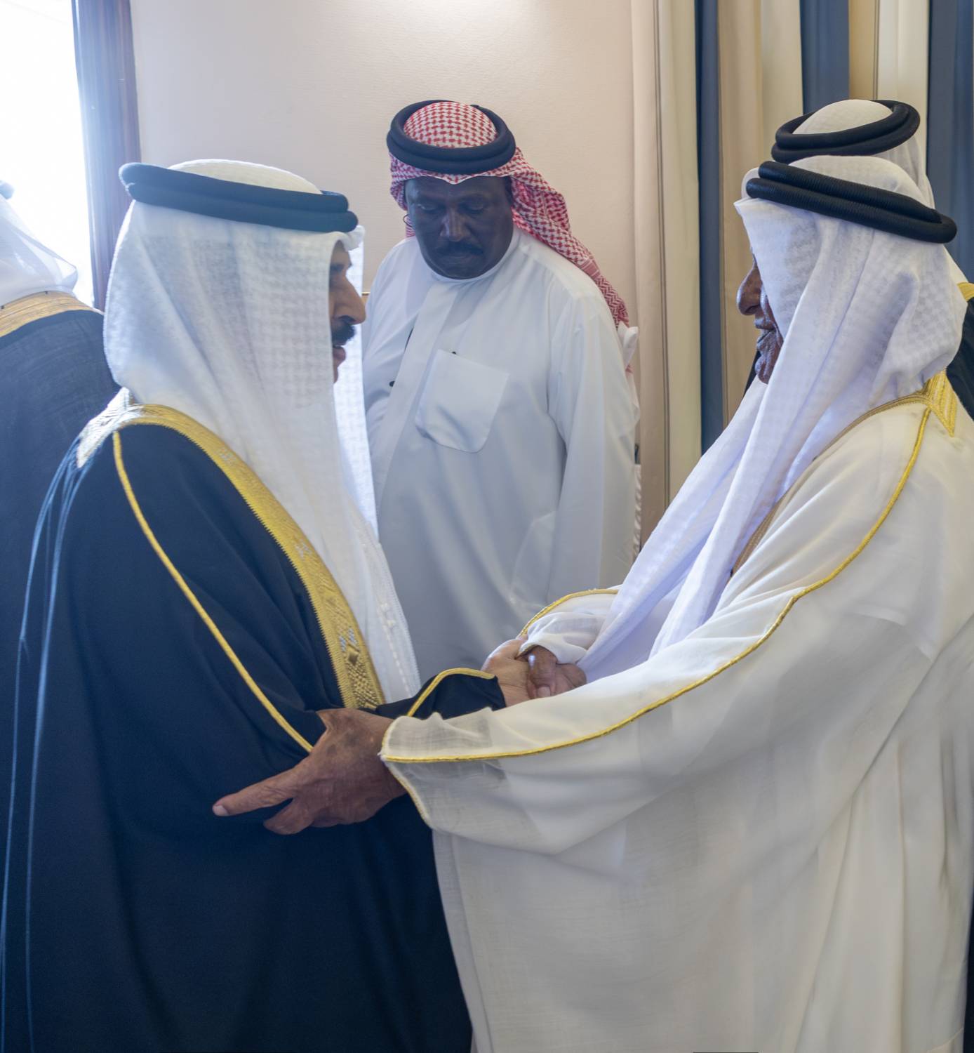 الملك يشرف حفل زواج الشيخ خالد بن ناصر بن خالد آل خليفة حفيد وزير الديوان الملكي