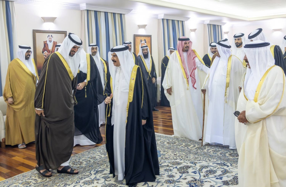 الملك يشرف حفل زواج الشيخ خالد بن ناصر بن خالد آل خليفة حفيد وزير الديوان الملكي