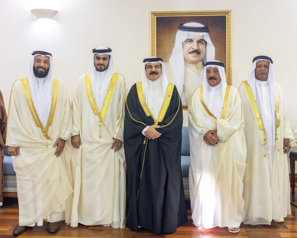 الملك يشرف حفل زواج الشيخ خالد بن ناصر بن خالد آل خليفة حفيد وزير الديوان الملكي