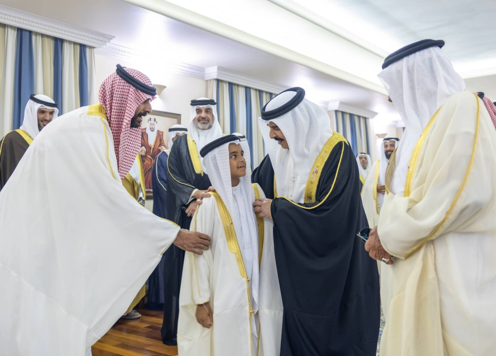 الملك يشرف حفل زواج الشيخ خالد بن ناصر بن خالد آل خليفة حفيد وزير الديوان الملكي