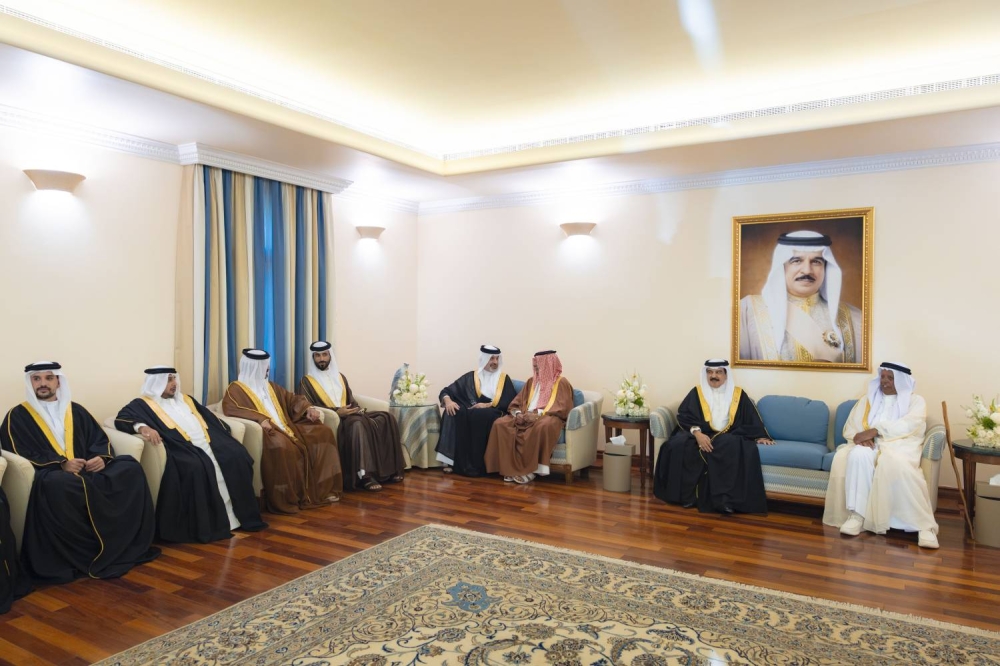 الملك يشرف حفل زواج الشيخ خالد بن ناصر بن خالد آل خليفة حفيد وزير الديوان الملكي