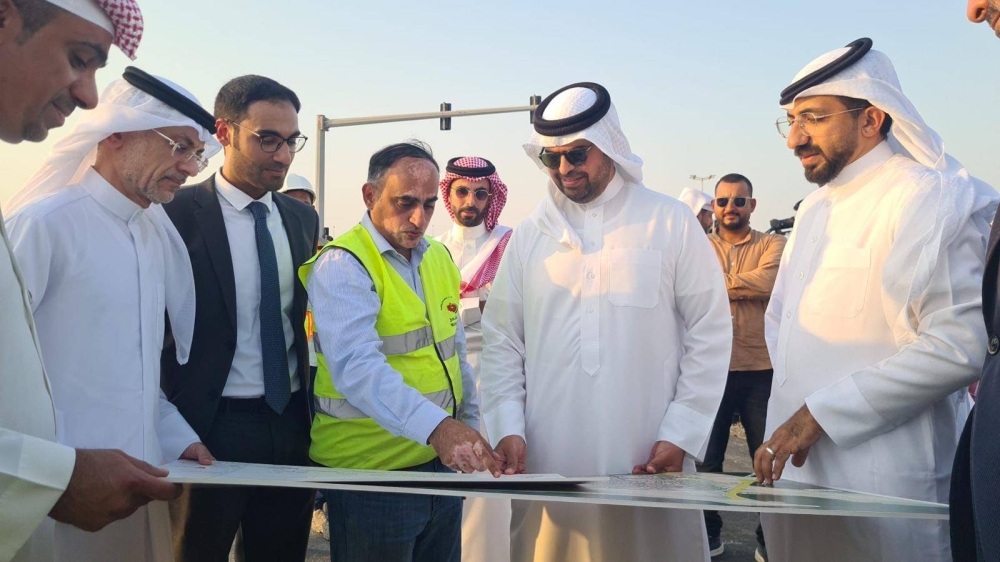 وكيل وزارة الأشغال يتفقد ميدانياً 4 مشاريع بنية تحتية منجزة في شارع ريا بالمحرق