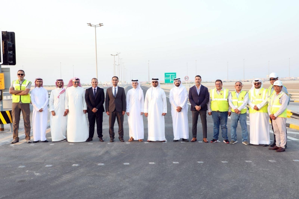 وكيل وزارة الأشغال يتفقد ميدانياً 4 مشاريع بنية تحتية منجزة في شارع ريا بالمحرق