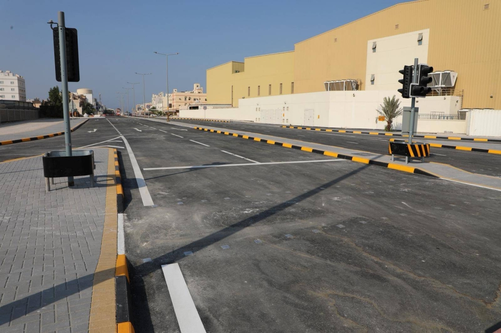 وكيل وزارة الأشغال يتفقد ميدانياً 4 مشاريع بنية تحتية منجزة في شارع ريا بالمحرق