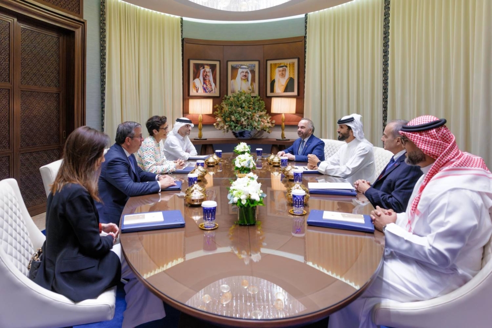 ناصر بن حمد: مملكة البحرين مركز استراتيجي إقليمي للطاقة والخدمات المالية