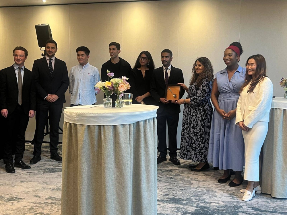 دبلوماسي بحريني يفوز برئاسة جمعية الدبلوماسيين الشباب في لندن