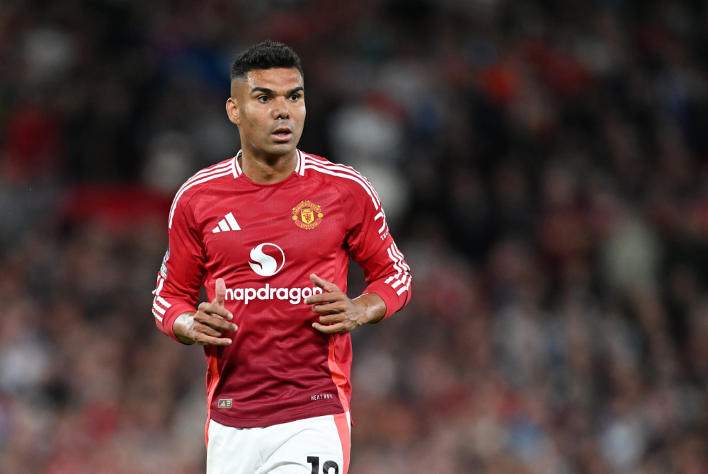 كاسيميرو بين مانشستر يونايتد والبرازيل.. ماذا ينتظر مستقبله؟