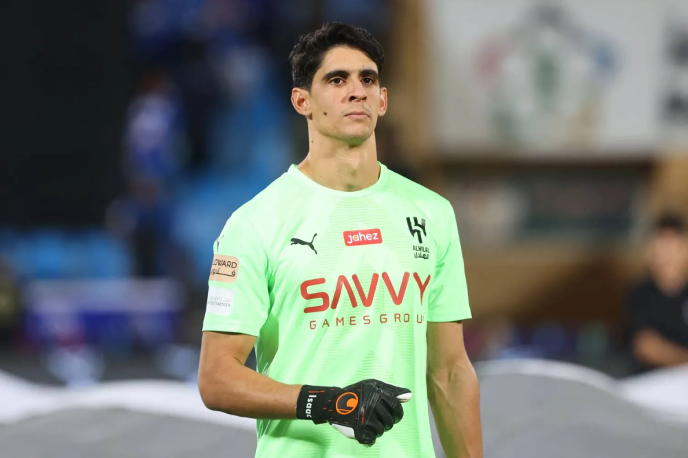 ياسين بونو يحصد جائزة أفضل تصدٍ في انطلاقة دوري روشن السعودي