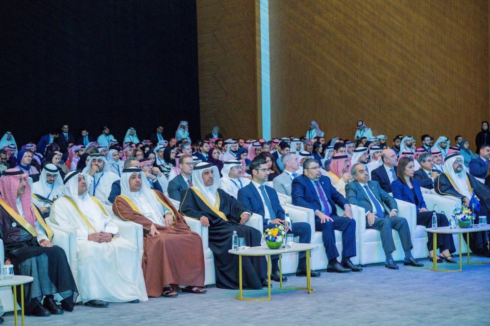 خالد بن عبد الله يفتتح أعمال المؤتمر العالمي للمياه والطاقة وتغير المناخ