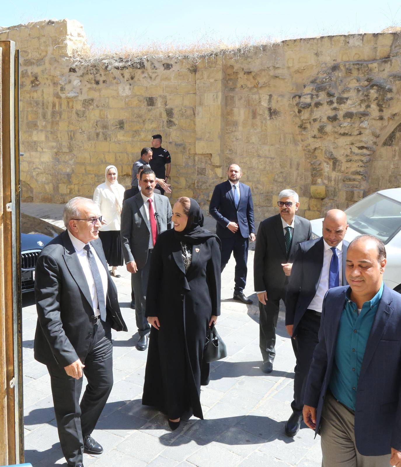 آمنة الرميحي&nbsp;تبرم مع نظيرها الأردني مذكرة البرنامج التنفيذي للتعاون في مجالات الإسكان والتخطيط العمراني