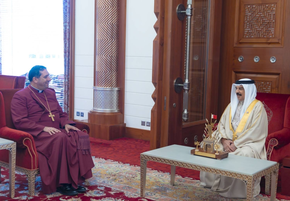 الملك يستقبل صاحب النيافة المطران الدكتور حسام نعوم رئيس أساقفة القدس للكنيسة الأسقفية في القدس والشرق الأوسط