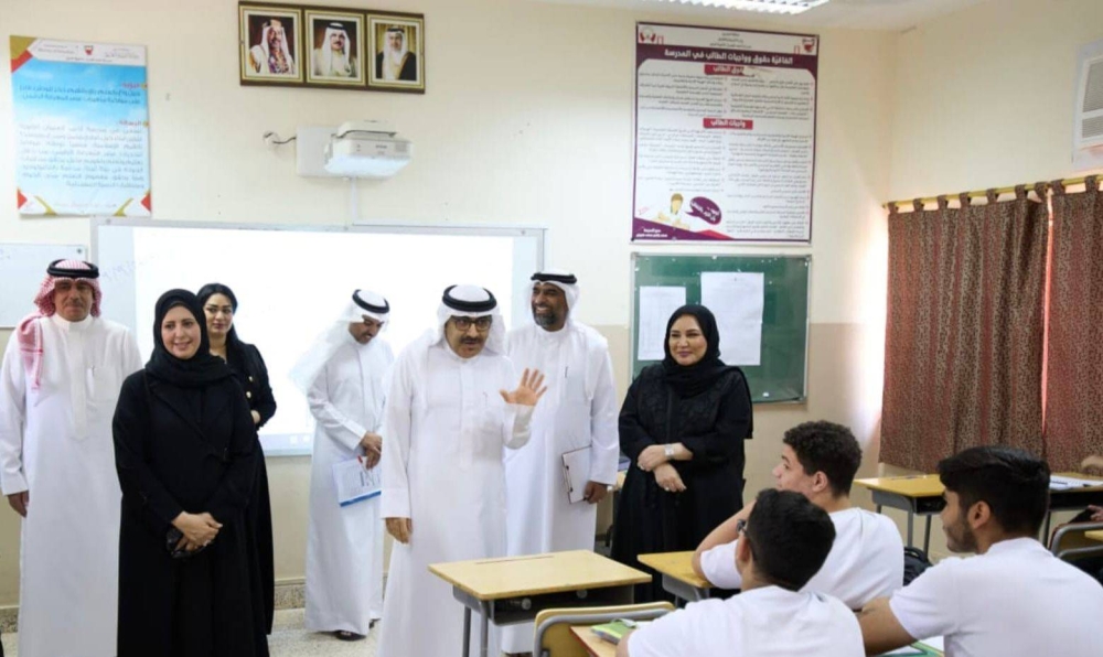 وزير التربية والتعليم يزور مدارس النعيم وأحمد العمران والفاتح الثانوية للبنين