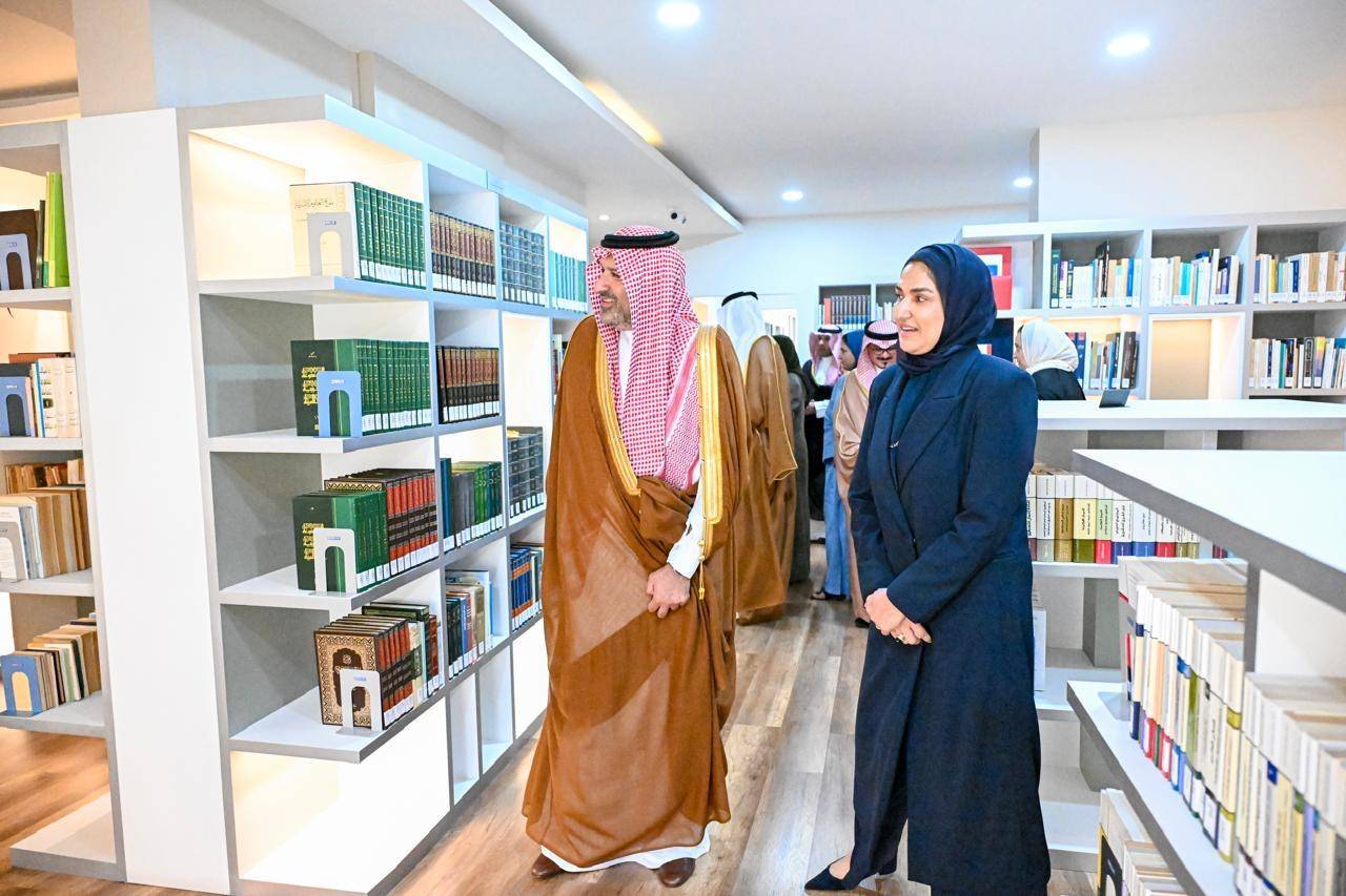 المستشار الخاص لخادم الحرمين يزور دارة محمد جابر الأنصاري للفكر والثقافة