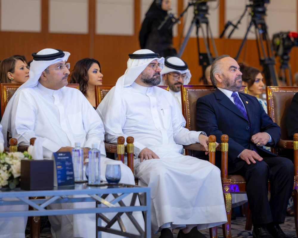 ناصر بن حمد يحضر حفل تدشين شركة &laquo;أسري&raquo; لمشروع الطاقة الشمسية