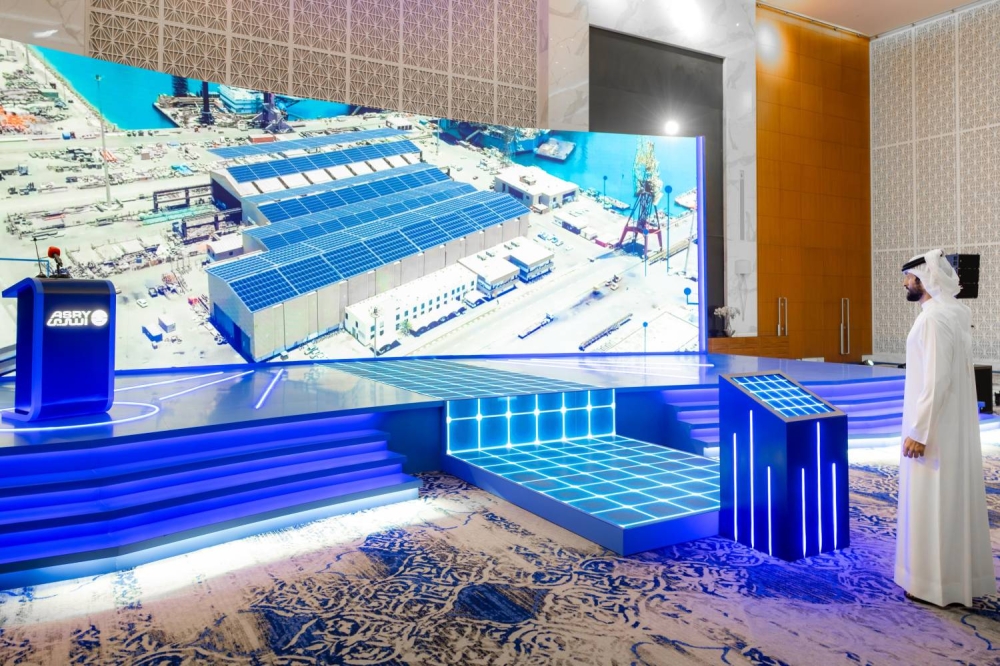 ناصر بن حمد يحضر حفل تدشين شركة &laquo;أسري&raquo; لمشروع الطاقة الشمسية