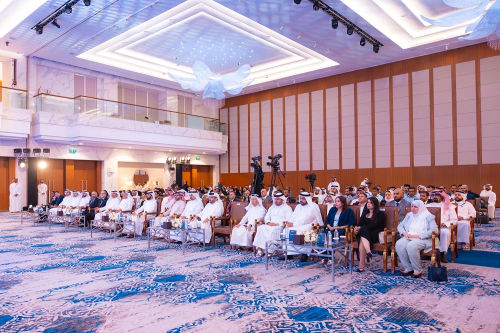 ناصر بن حمد يحضر حفل تدشين شركة &laquo;أسري&raquo; لمشروع الطاقة الشمسية