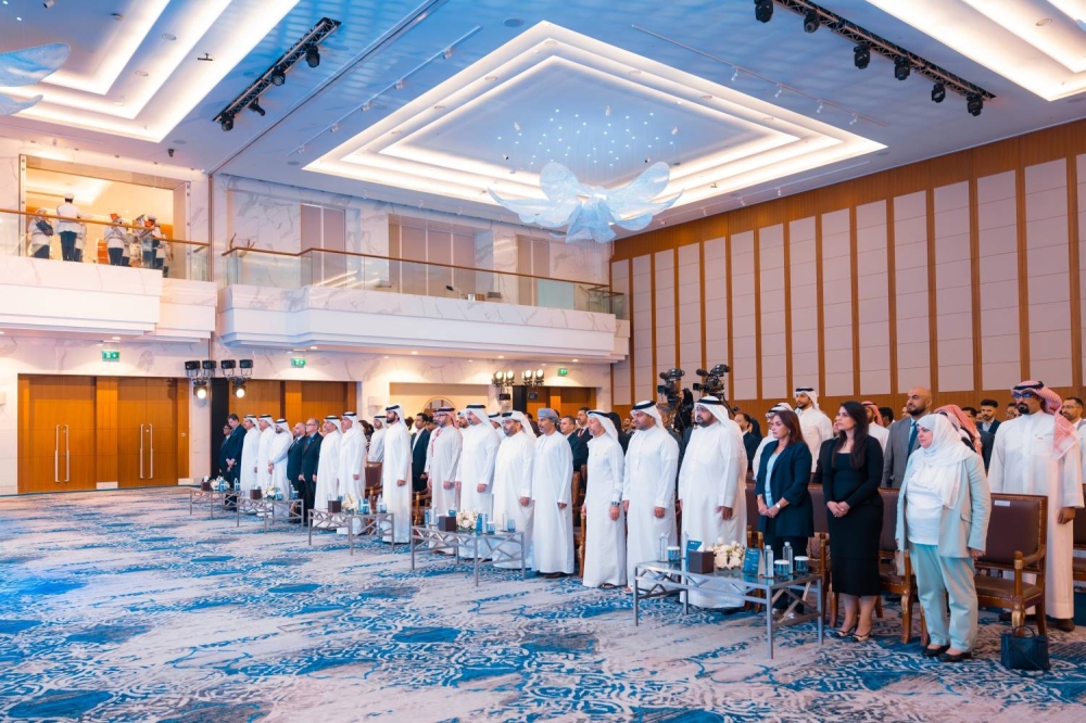 ناصر بن حمد يحضر حفل تدشين شركة &laquo;أسري&raquo; لمشروع الطاقة الشمسية