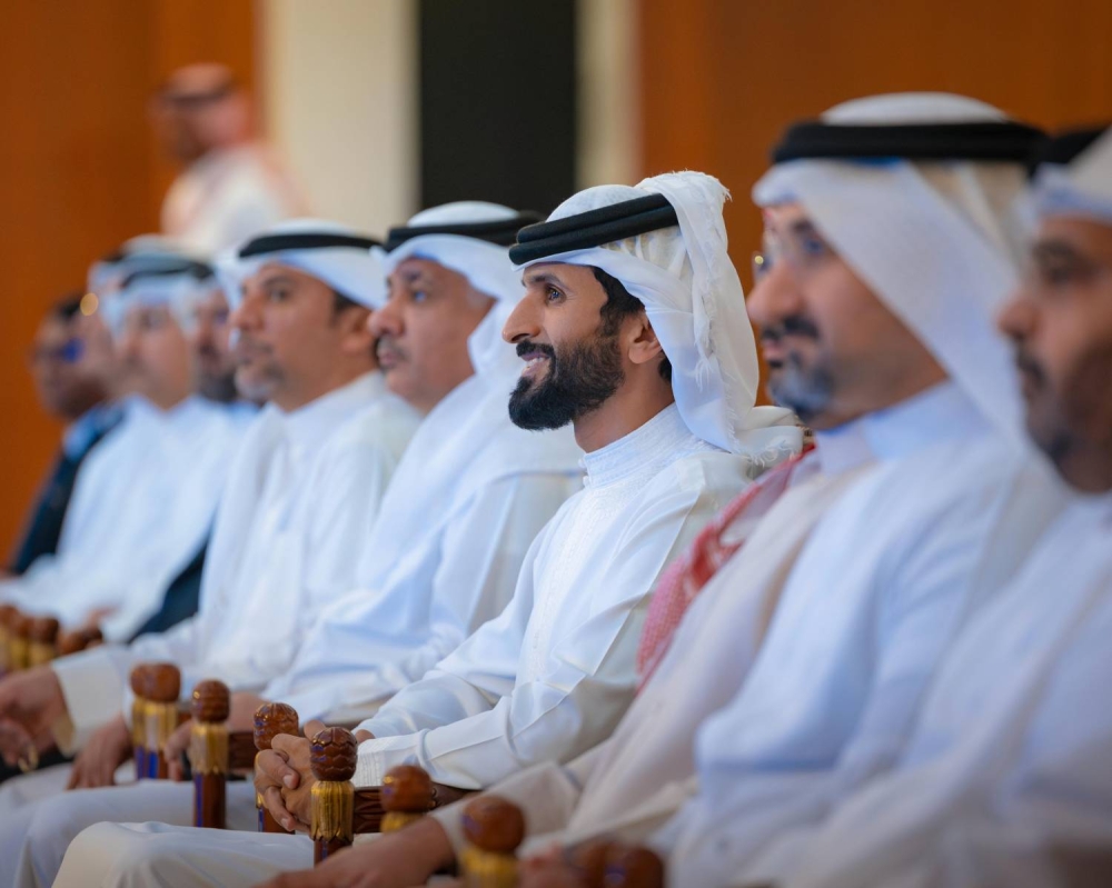 ناصر بن حمد يحضر حفل تدشين شركة &laquo;أسري&raquo; لمشروع الطاقة الشمسية