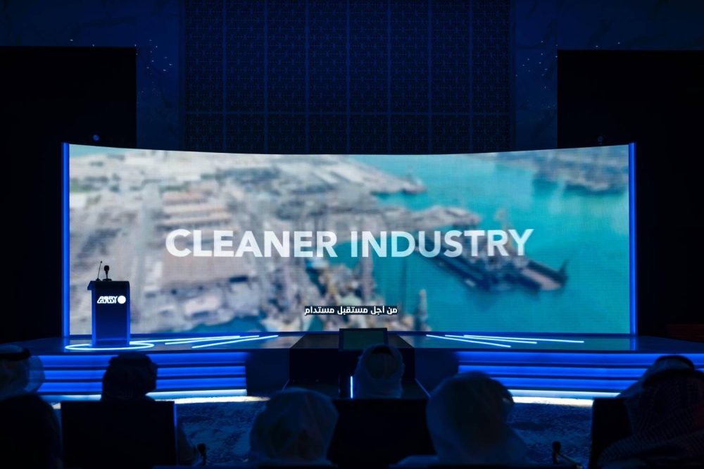 ناصر بن حمد يحضر حفل تدشين شركة &laquo;أسري&raquo; لمشروع الطاقة الشمسية