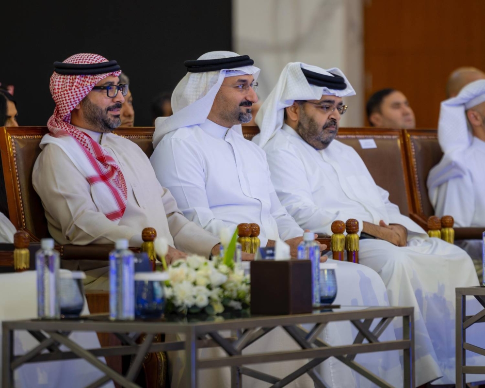 ناصر بن حمد يحضر حفل تدشين شركة &laquo;أسري&raquo; لمشروع الطاقة الشمسية