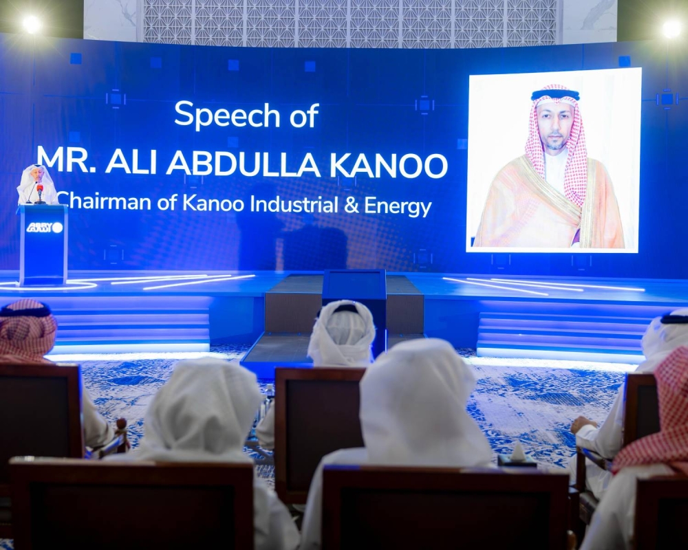 ناصر بن حمد يحضر حفل تدشين شركة &laquo;أسري&raquo; لمشروع الطاقة الشمسية