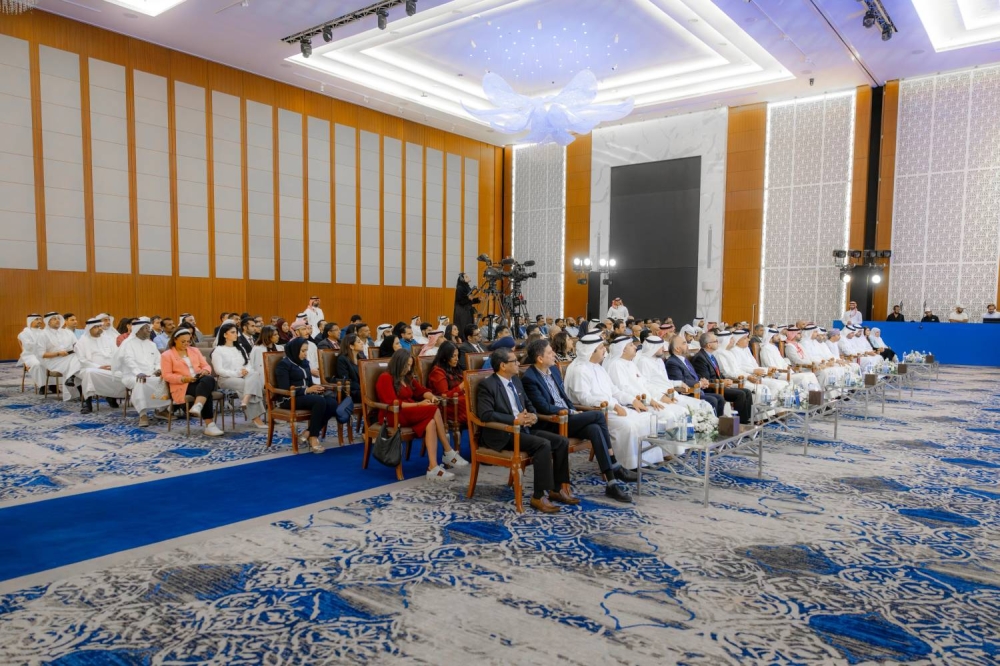 ناصر بن حمد يحضر حفل تدشين شركة &laquo;أسري&raquo; لمشروع الطاقة الشمسية