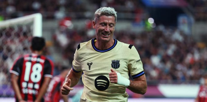 ليفاندوفسكي يصل إلى مباراته الـ150 مع برشلونة أمام فالنسيا