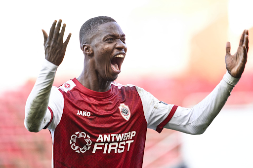 محمدو دومبيا يكشف أسباب حماسه للانضمام إلى الاتحاد السعودي