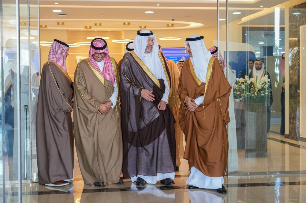 الأمير فيصل بن سلمان يزور &laquo;دراسات&raquo; ويؤكد عمق العلاقات السعودية البحرينية